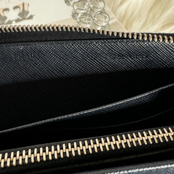 Authentic Prada Saffiano Leather Navy Blue Organizer Wallet - Picture 9 of 13